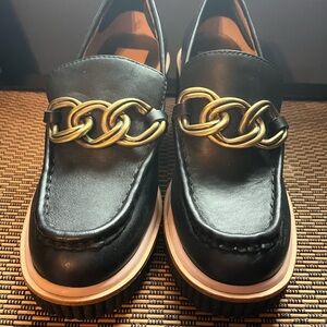 Dolce Vita Black platform Loafers with Gold Chain Detail size 8